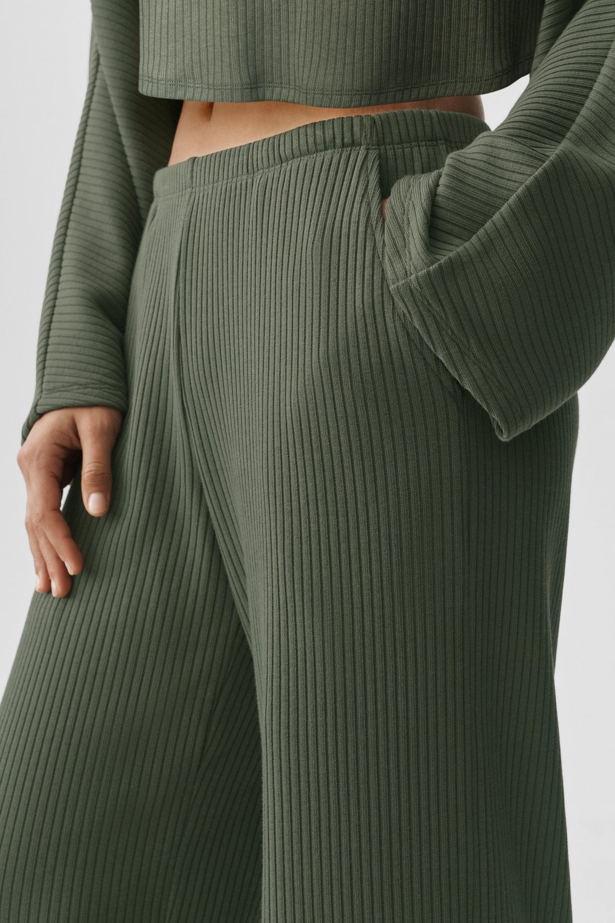 Alo Yoga Ribbed Mid-Rise Reset Pant in Bamboo Green, product image 4 of 5