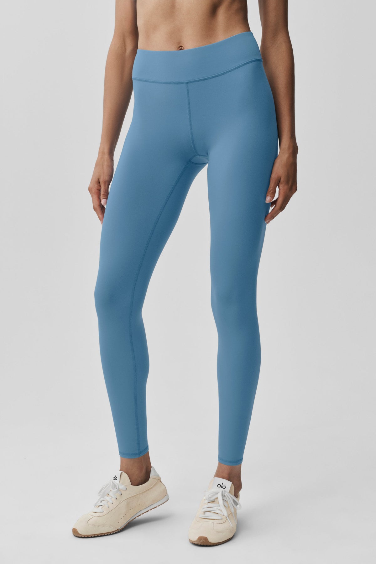 Alo Yoga Airbrush Mid-Rise 7/8 Legging in California Blue