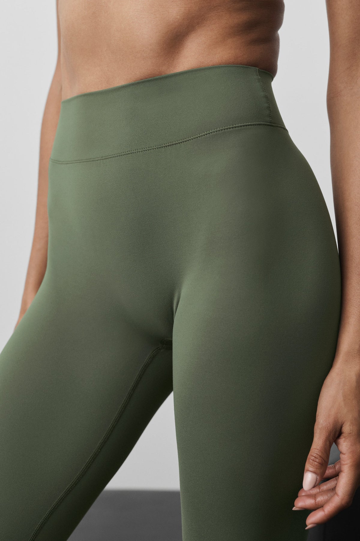 Alo Yoga Softsculpt Define Legging in Bamboo Green, product image 4 of 4