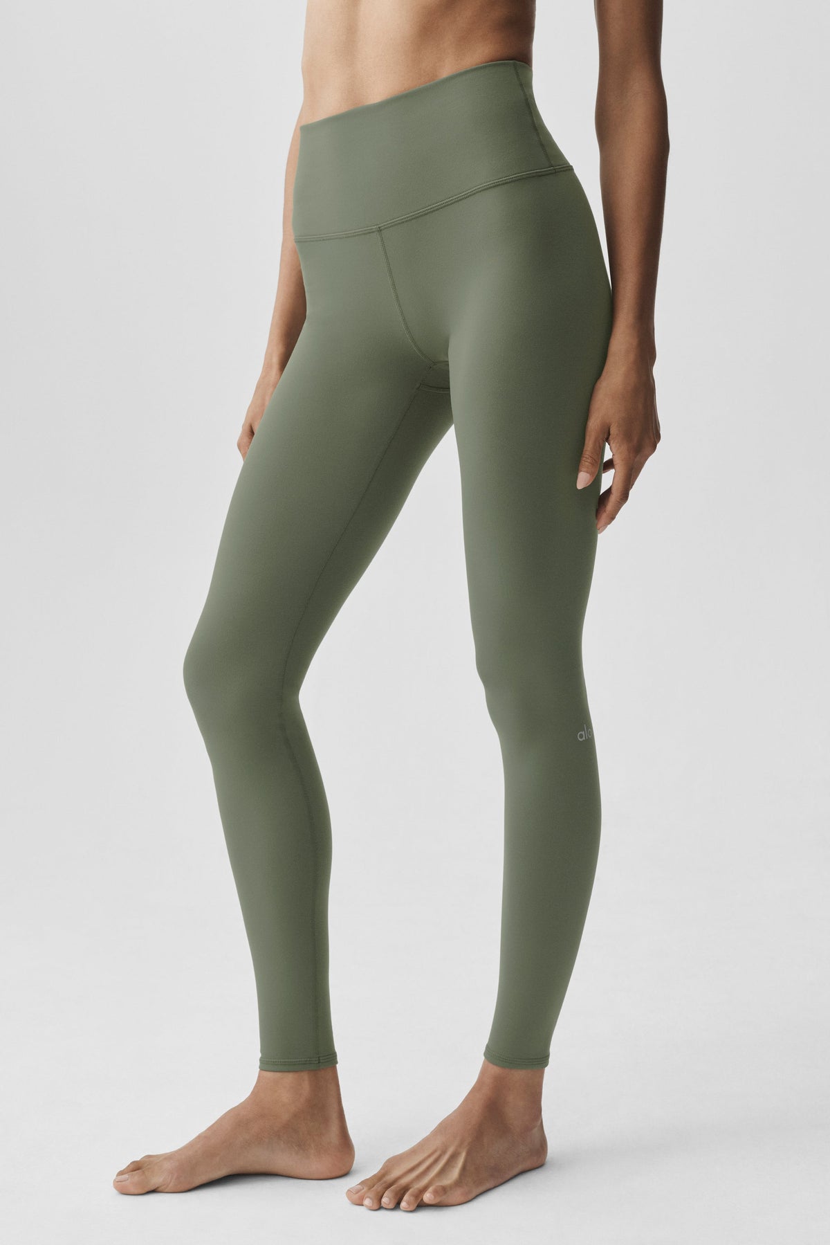 Alo Yoga High-Waist Airbrush Legging in Bamboo Green
