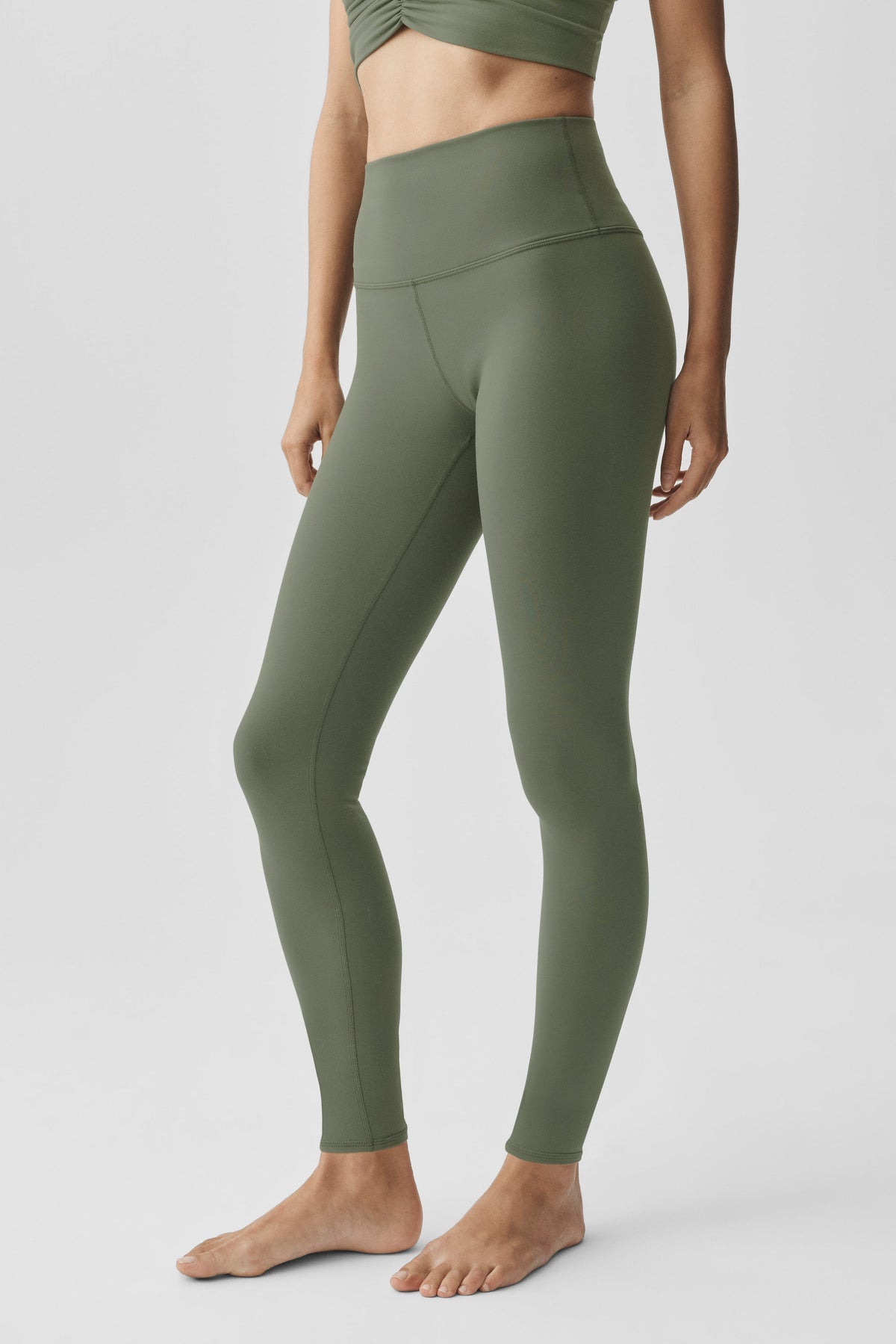 Alo Yoga 7/8 High-Waist Airbrush Legging in Bamboo Green, product image 3 of 4