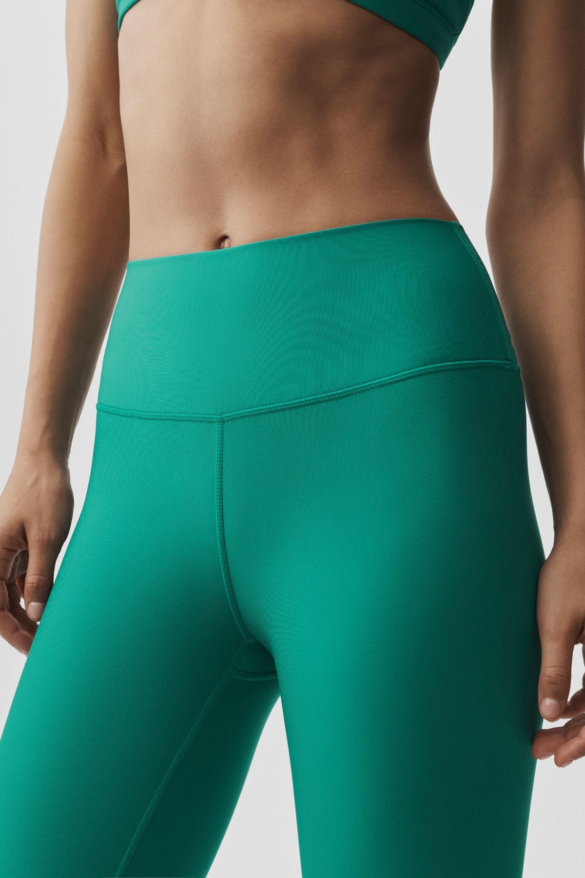 Alo Yoga 7/8 High-Waist Airlift Legging in Emerald Isle, product image 2 of 6