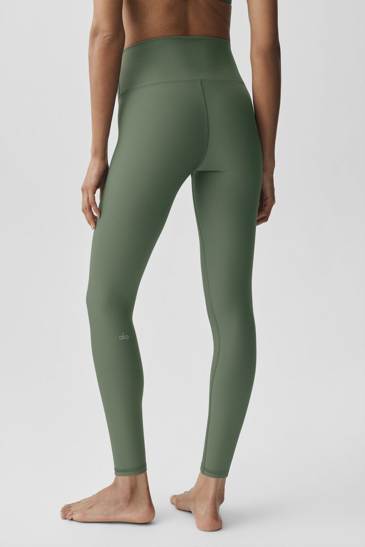Alo Yoga 7/8 High-Waist Airlift Legging in Bamboo Green, product image 2 of 4