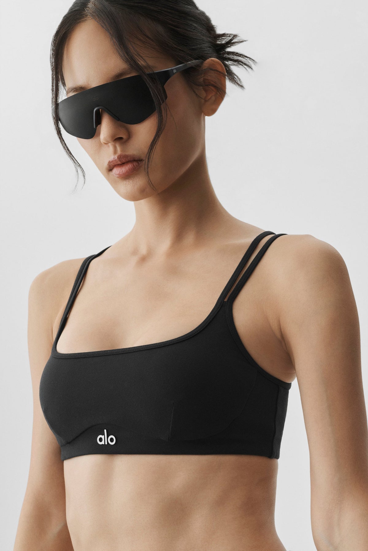 Alo Yoga Airbrush Aura Bra in Black, product image 4 of 6