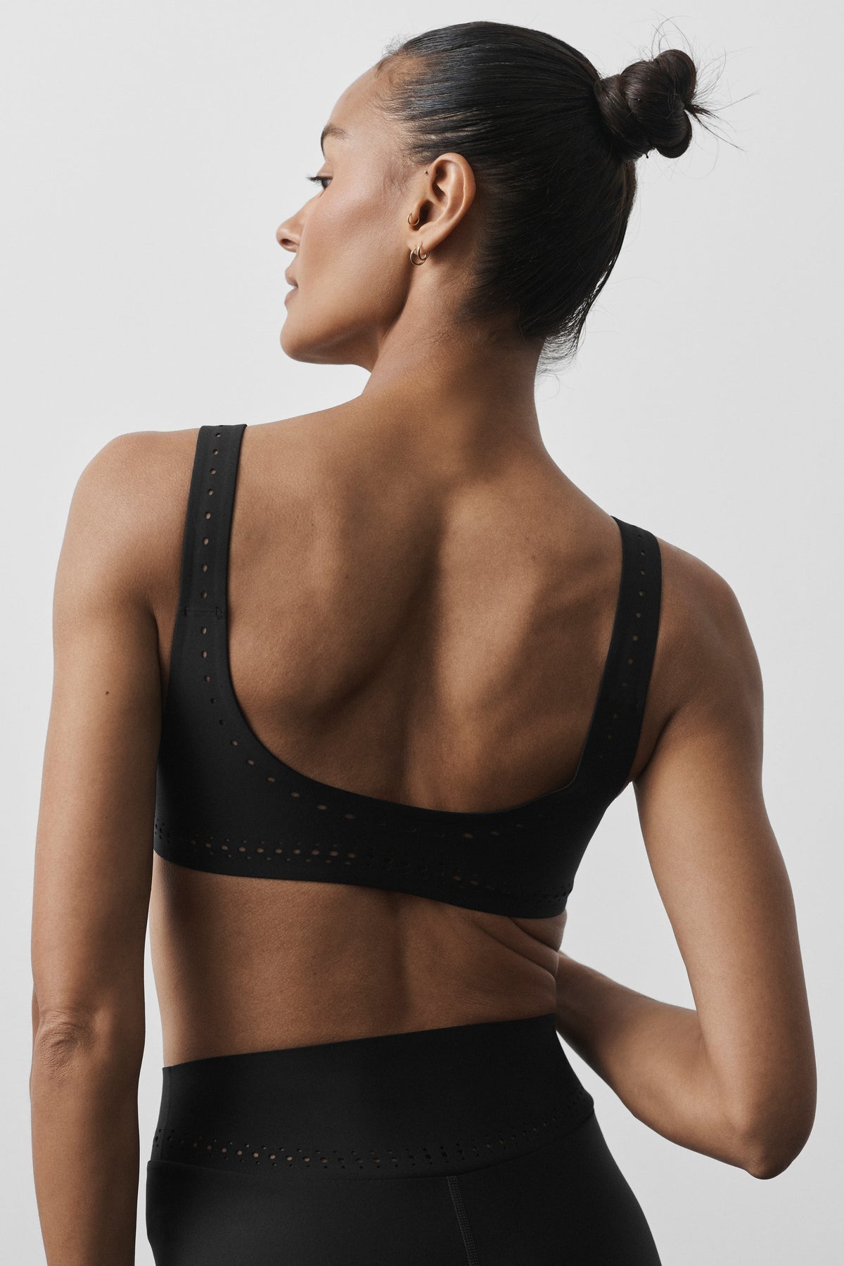 Alo Yoga Airlift Superstar Bra in Black, product image 3 of 4