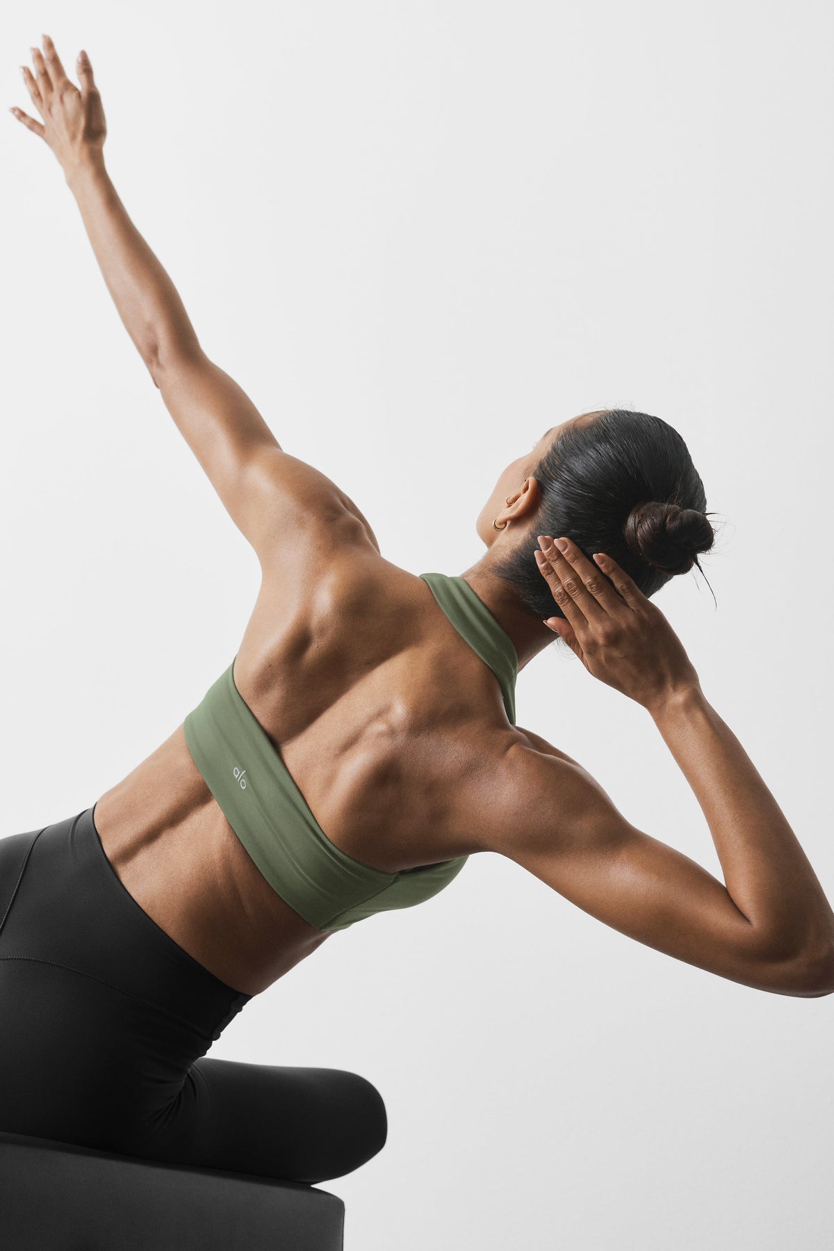 Alo Yoga Softsculpt Feel The Heat Halter Bra in Bamboo Green, product image 2 of 4