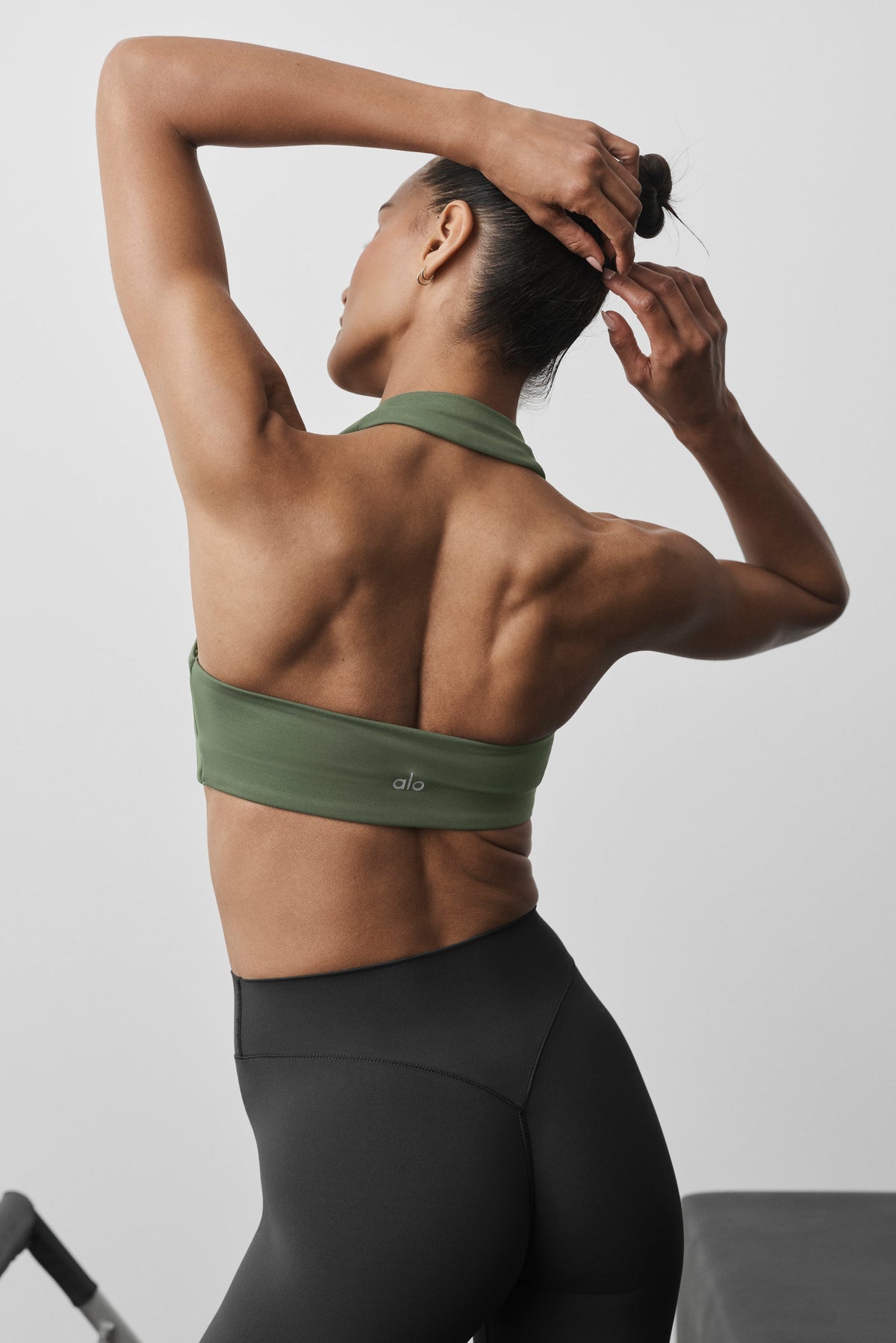 Alo Yoga Softsculpt Feel The Heat Halter Bra in Bamboo Green, product image 4 of 4