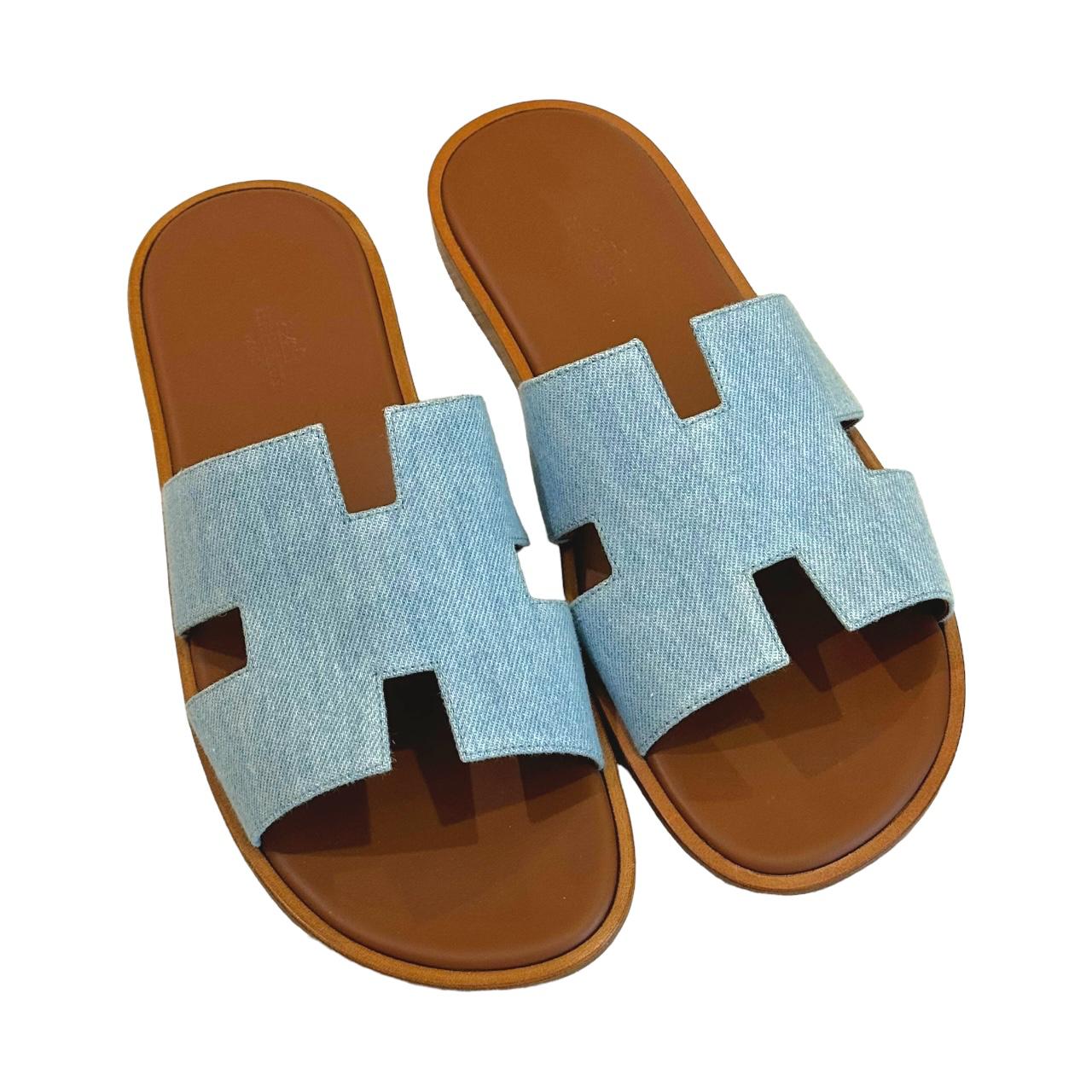 Hermès Izmir Sandals – Bleu Clair & Gold Leather Edition