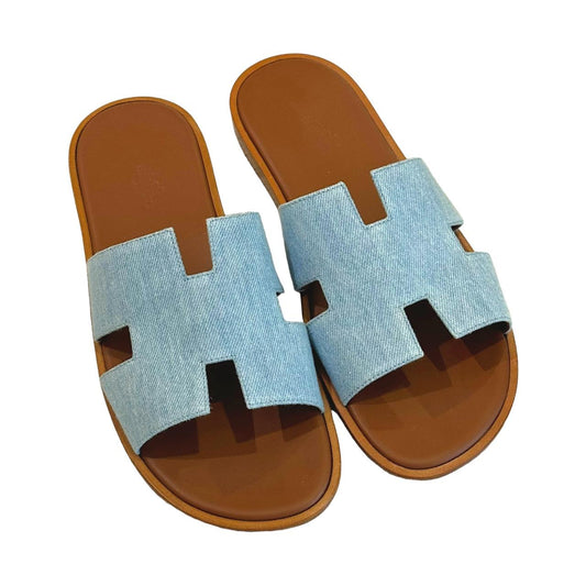Hermès Izmir Sandals – Bleu Clair & Gold Leather Edition - Zeuskicks