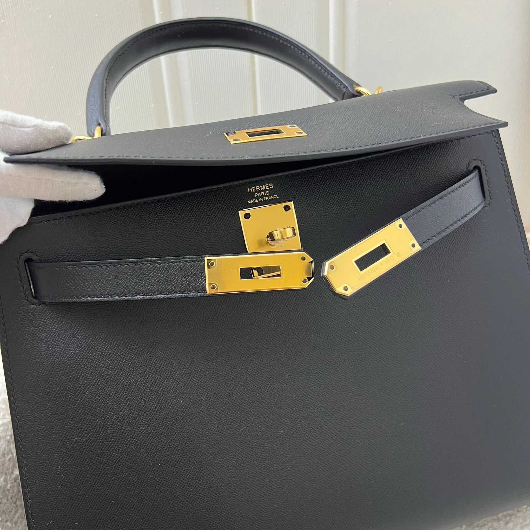 Hermès Kelly 28 Sellier – Black Noir Madame Leather with Gold Hardware - Zeuskicks