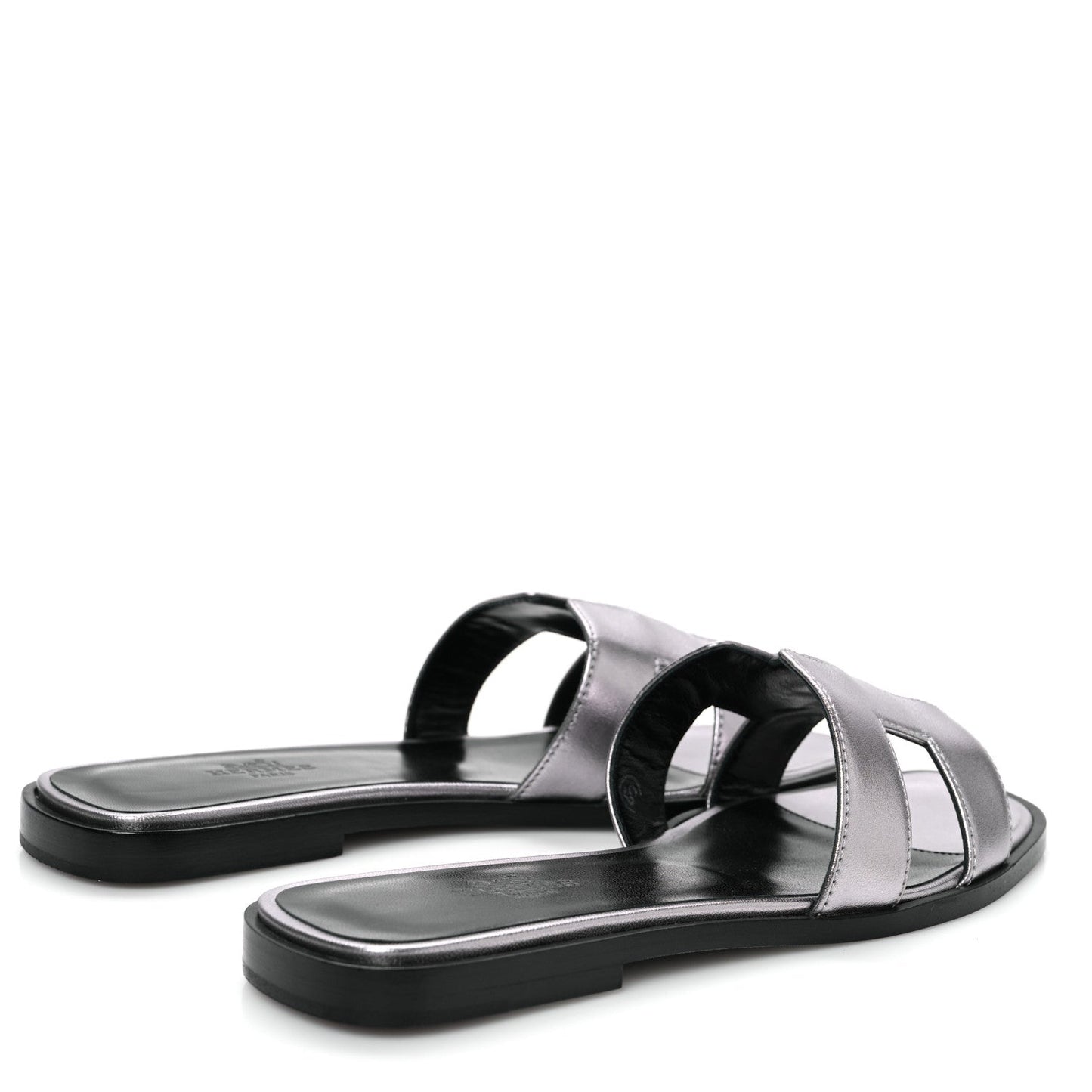 Hermès Oran Sandals – Metallic Nappa Leather Gris Argent Edition