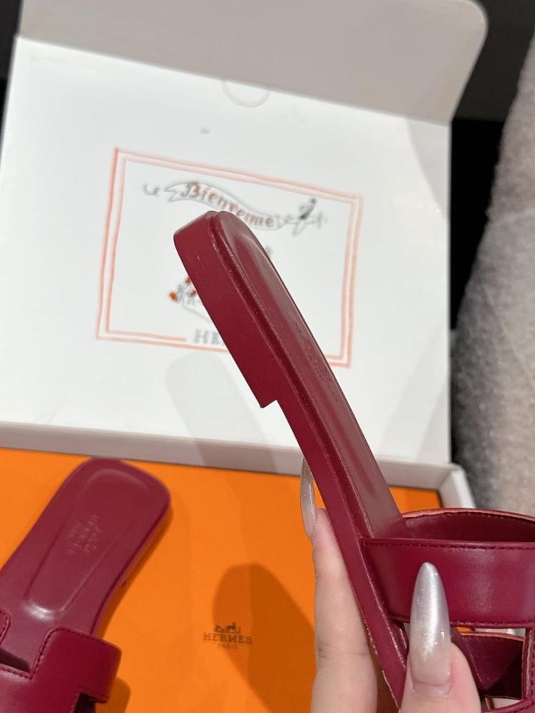 Hermès Oran Sandals – Rouge Calfskin Edition
