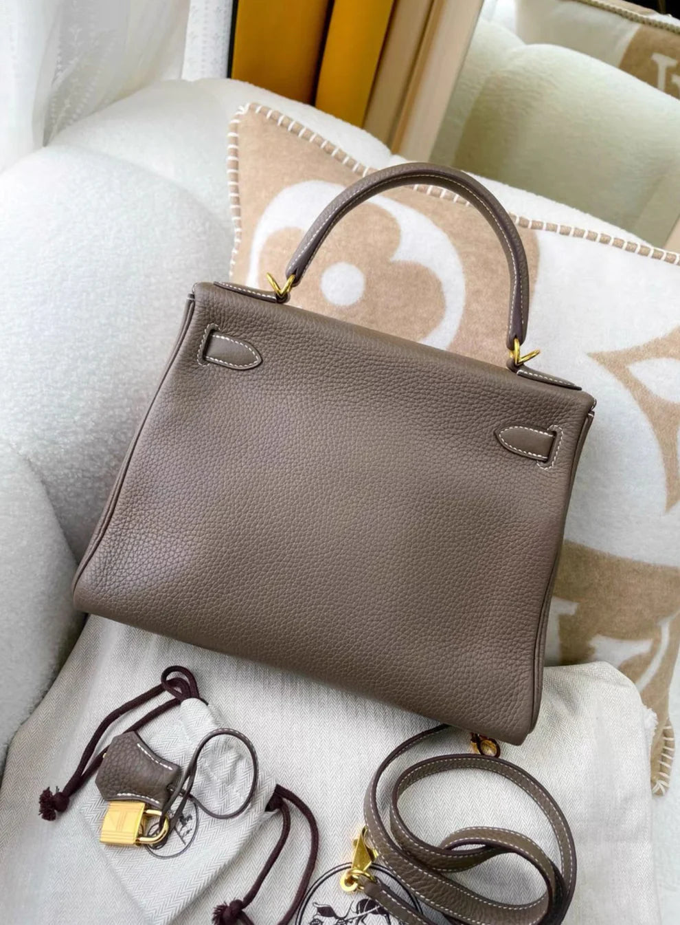 Hermès Kelly 28 – Etoupe Togo Leather with Gold Hardware - Zeuskicks