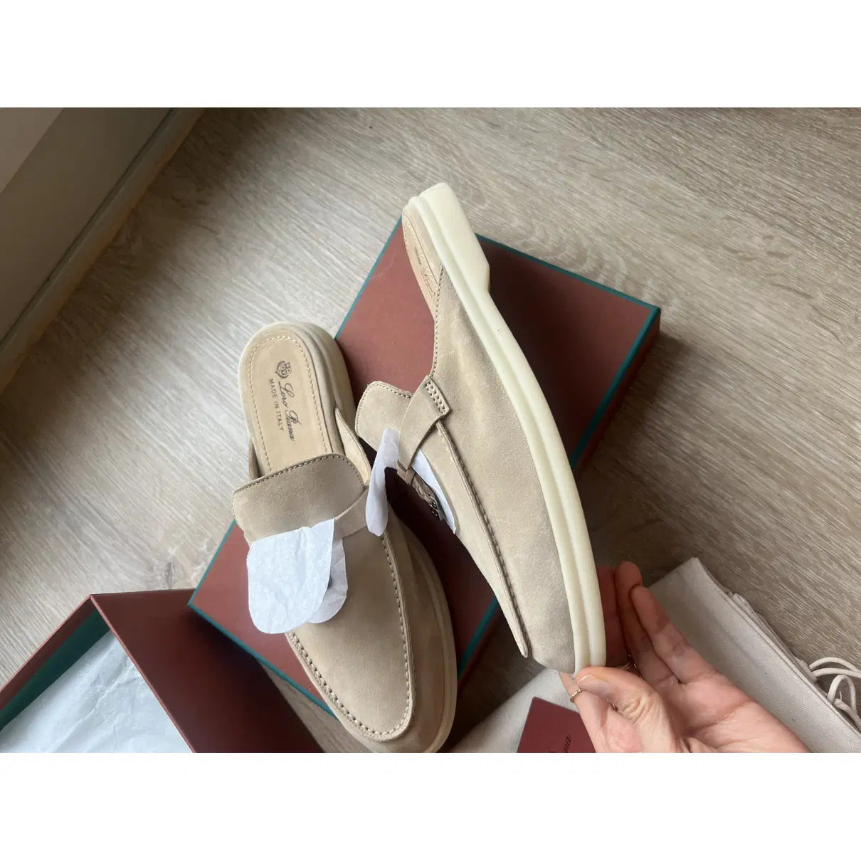 Loro Piana Summer Charm Walk Flats – Windy Dunes Leather Edition