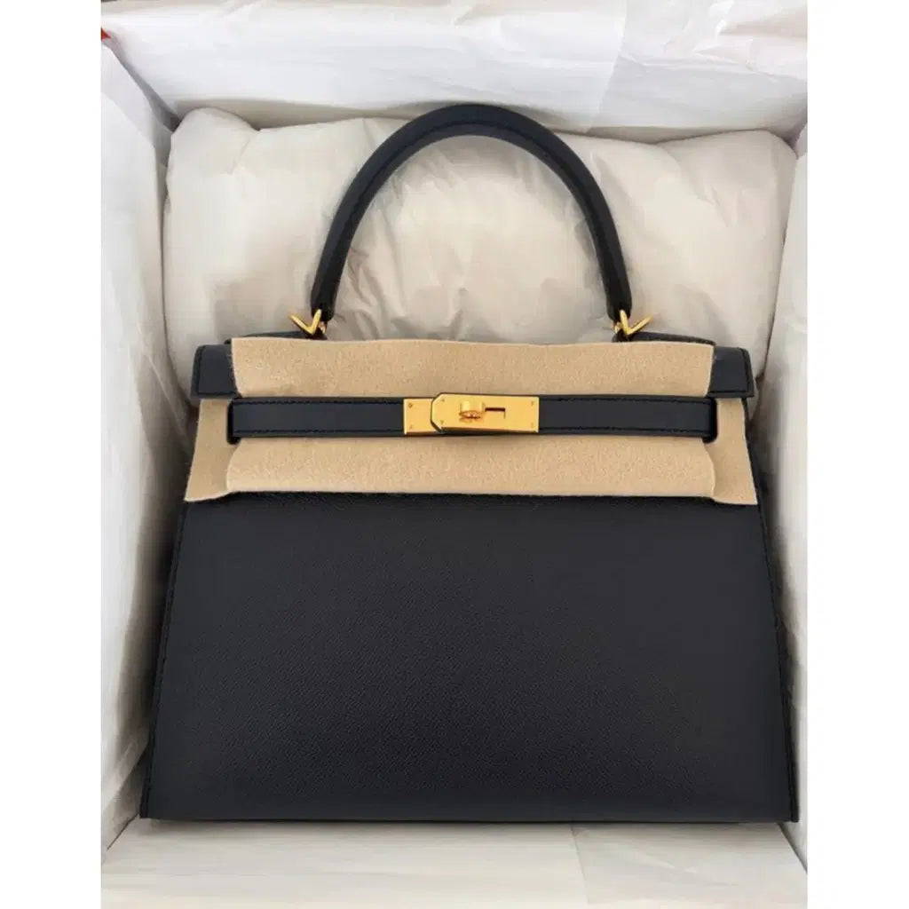 Hermès Kelly 28 – Black Epsom Leather, Gold Hardware
