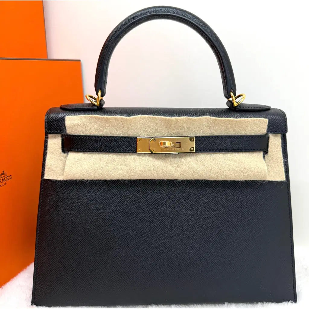 Hermès Kelly 28 – Black Epsom Leather, Gold Hardware