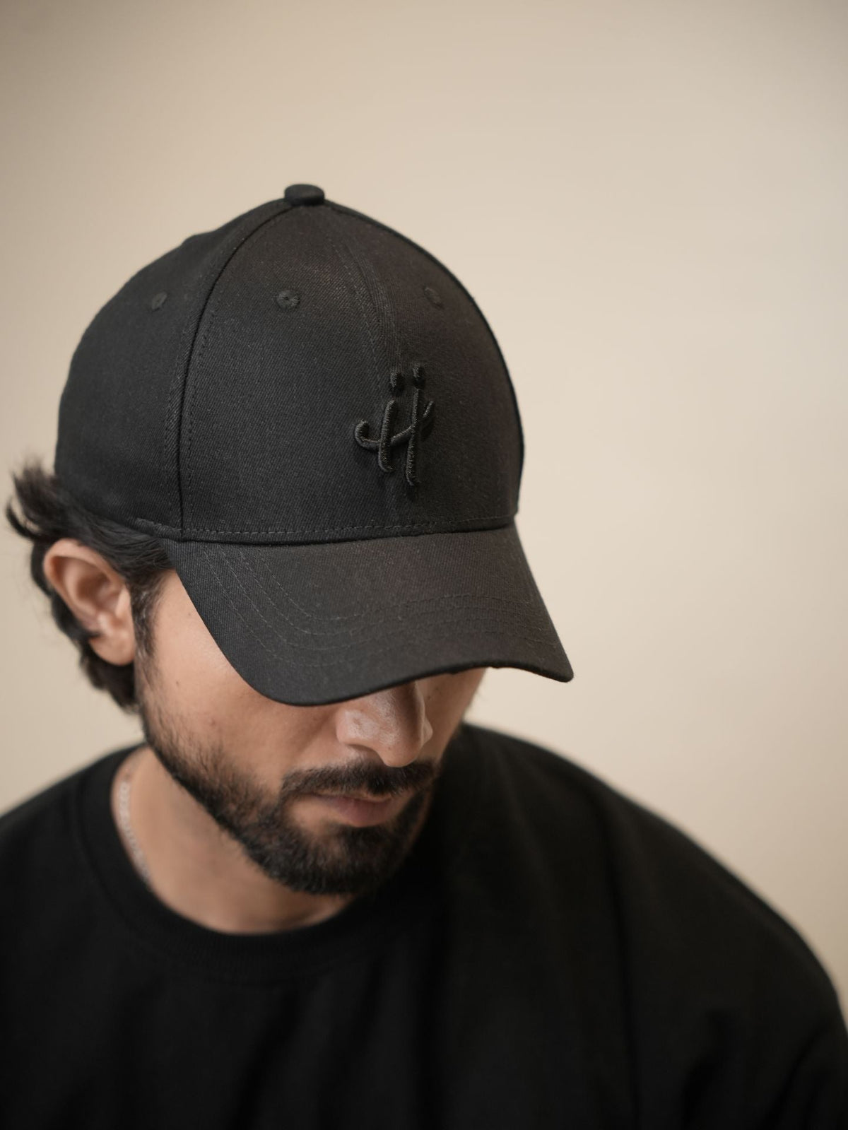 'The black signature’ cap by HUMBLEHEADS