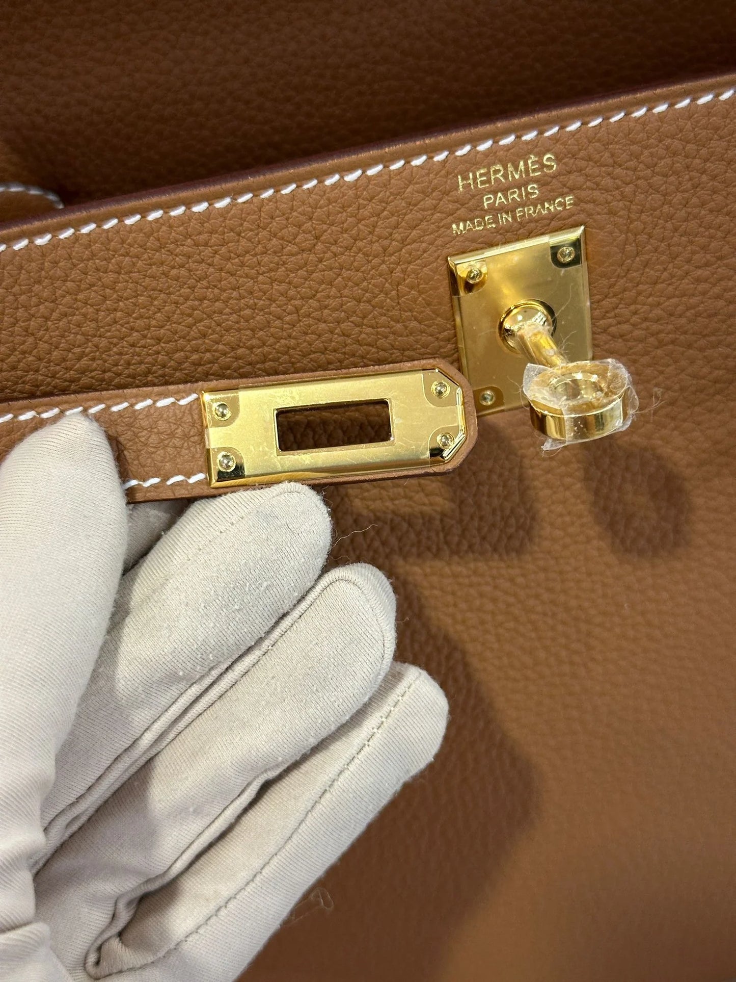 Hermès Kelly 25 – Gold Togo with Gold Hardware - Zeuskicks