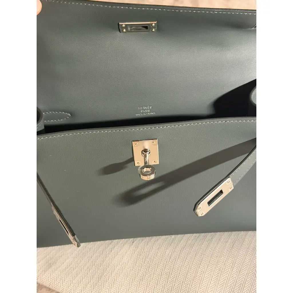 Hermès Kelly Pochette – Swift Leather Clutch in Vert Mangrove