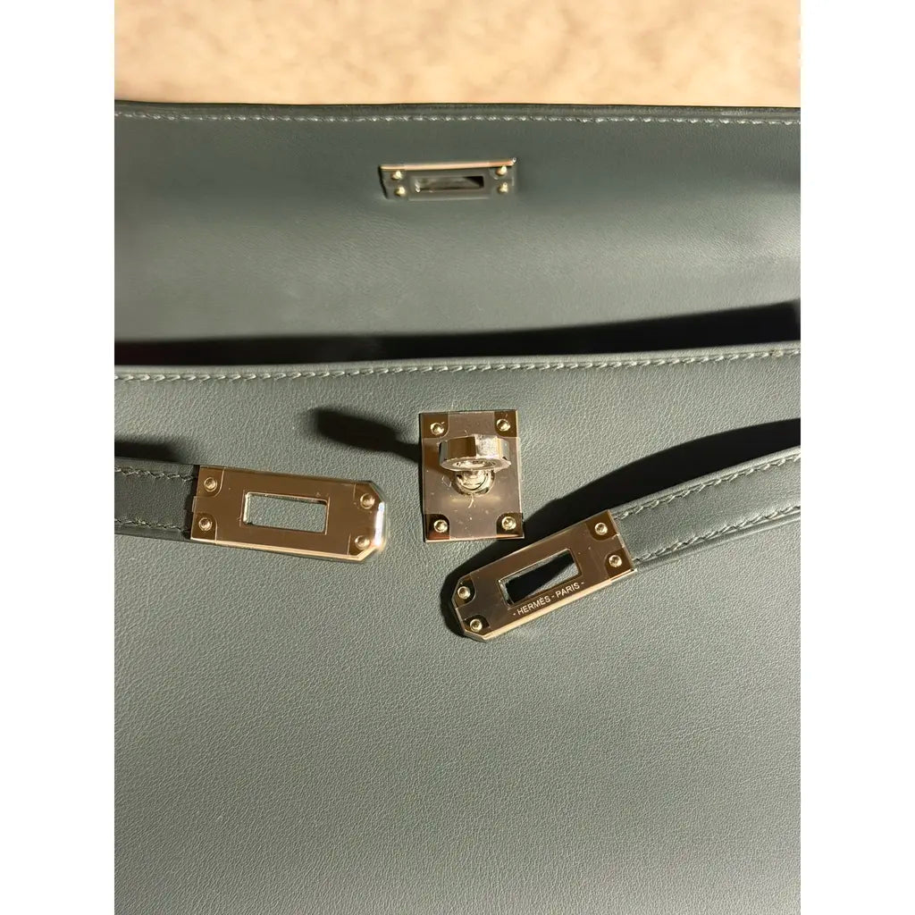 Hermès Kelly Pochette – Swift Leather Clutch in Vert Mangrove