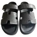 Hermès Chypre Sandals – Matte Graphite Alligator Edition