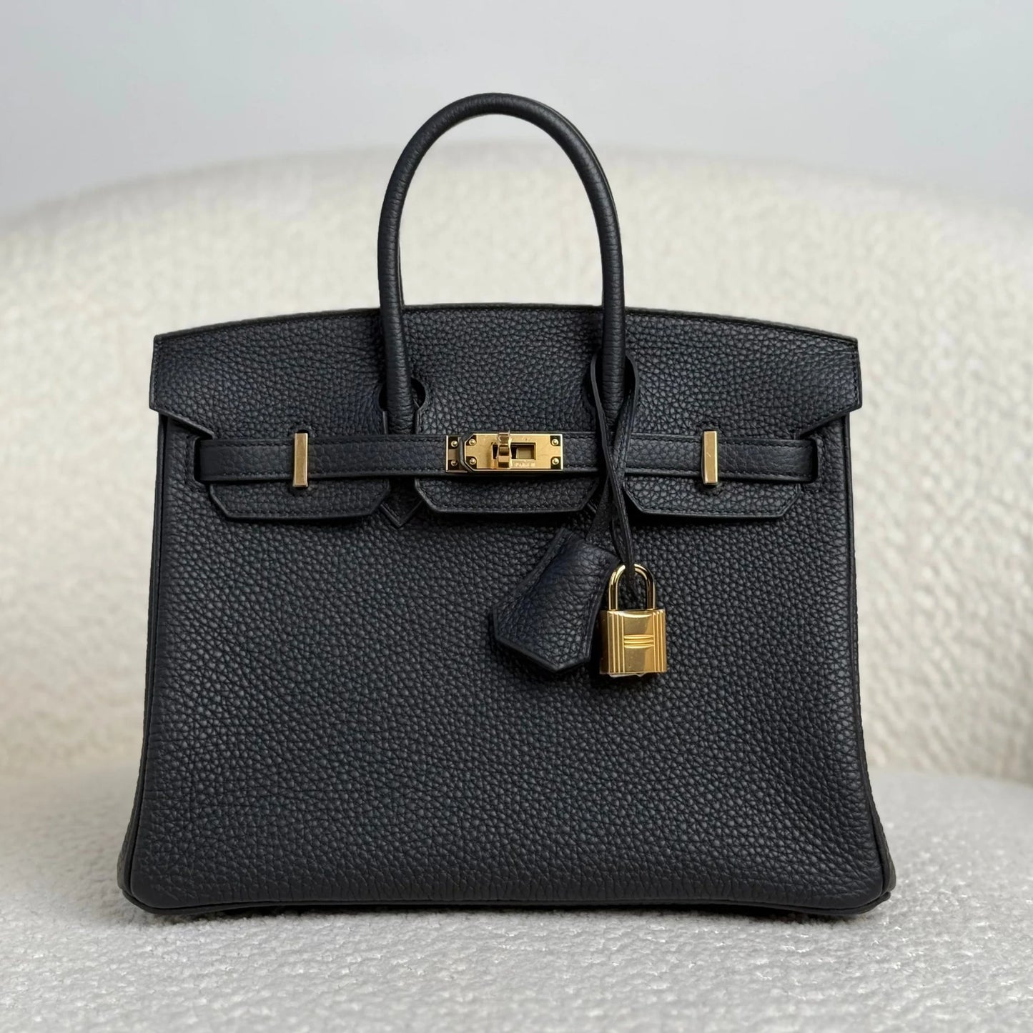 Hermès Birkin 25 – Noir Togo with Gold Hardware
