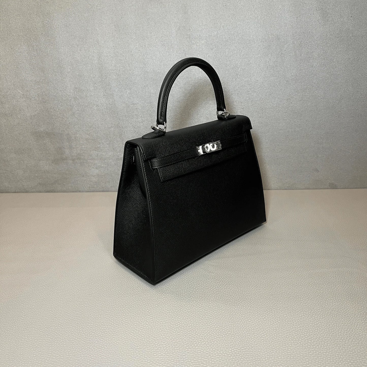Hermès Kelly Sellier 25 – Noir Epsom with Palladium Hardware
