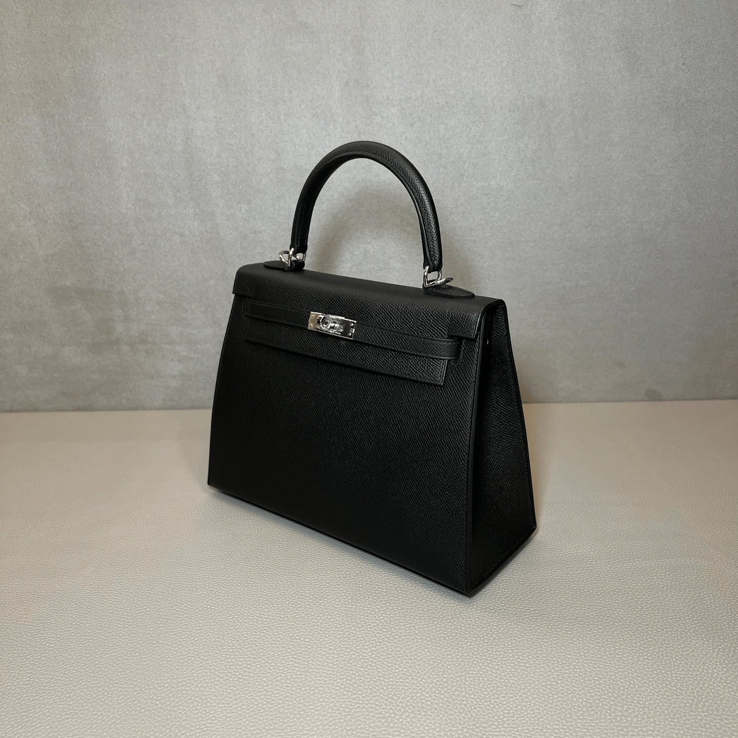 Hermès Kelly Sellier 25 – Noir Epsom with Palladium Hardware
