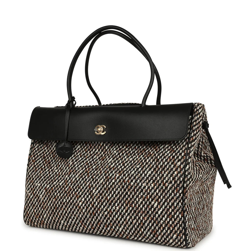 Chanel XXL "Urban Essential" Shopping Tote – Black