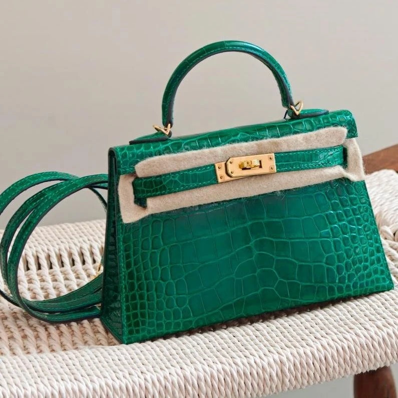 Hermès Mini Kelly 20 – Vert Emerald Shiny Alligator with Gold Hardware