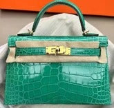 Hermès Mini Kelly 20 – Vert Emerald Shiny Alligator with Gold Hardware