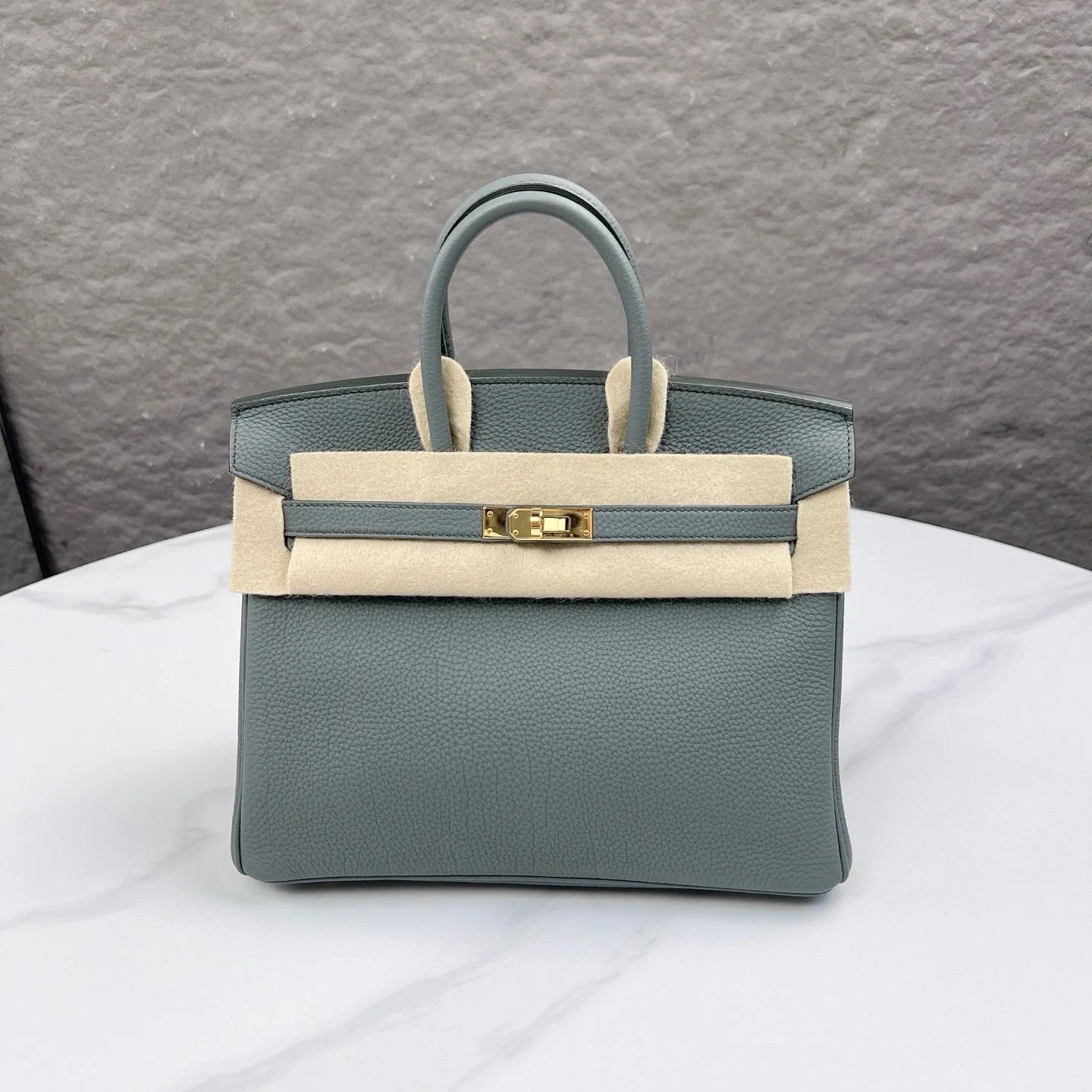Hermès Birkin 25 – Vert Amande Togo Leather with Gold Hardware - Zeuskicks