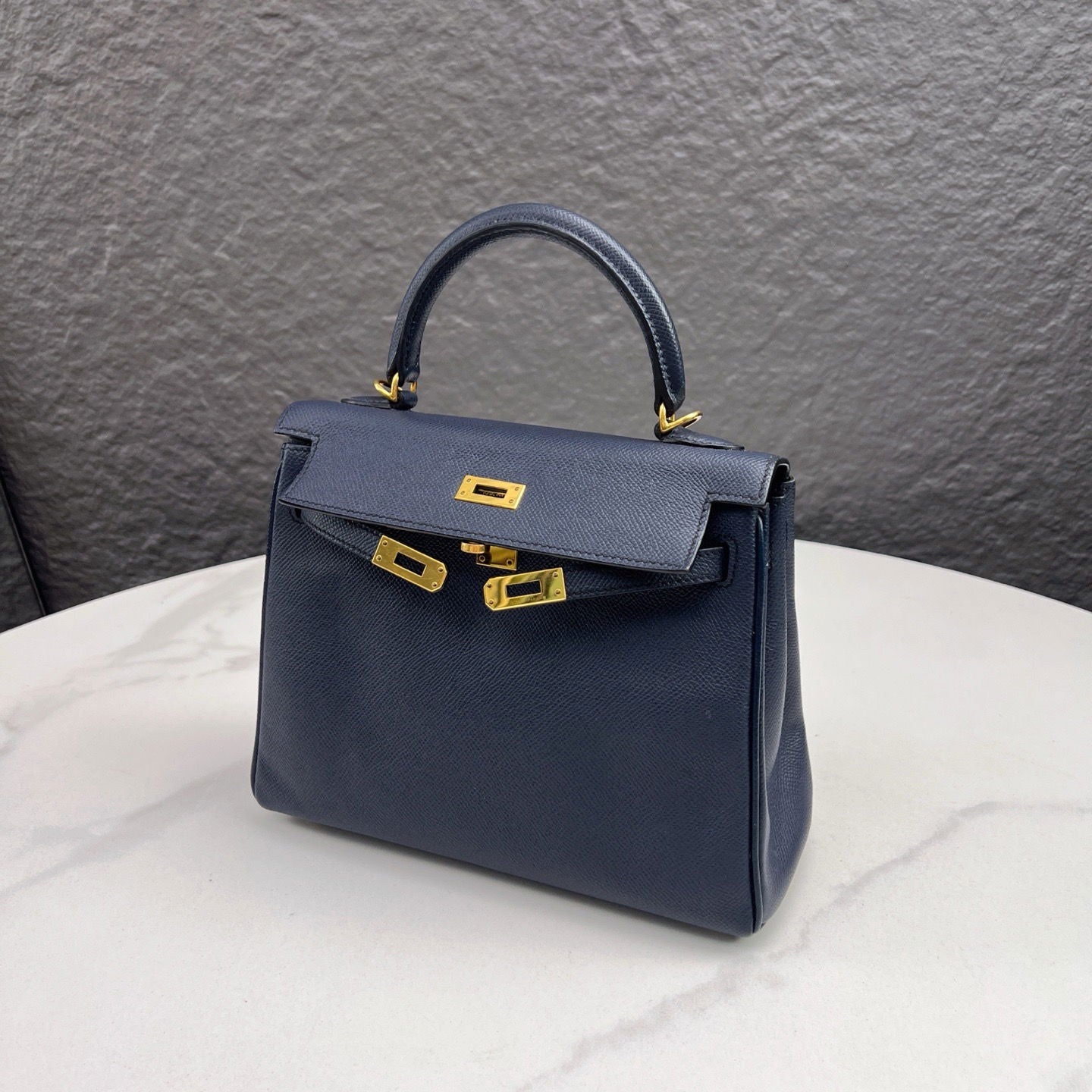 Hermès Kelly 25 Epsom – 2Z Blue Nuit with Gold Hardware - Zeuskicks