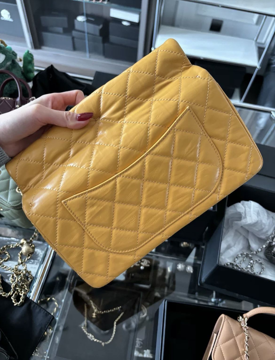 CHANEL 23A Classic Flap Clutch Leather LGHW (Microchip)