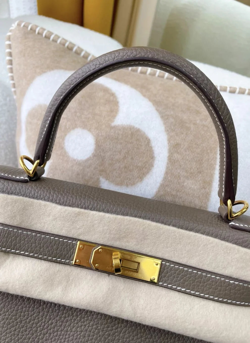 Hermès Kelly 28 – Etoupe Togo Leather with Gold Hardware - Zeuskicks