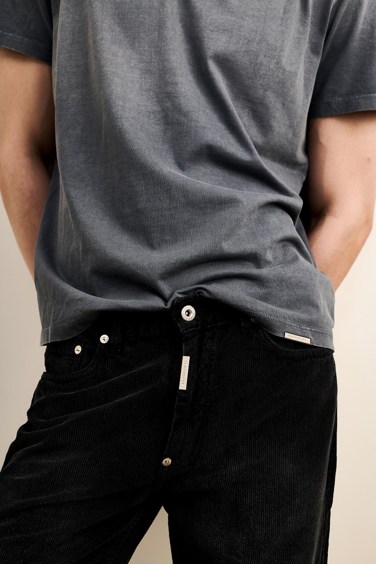 THE SILENCE — V-NECK TEE by Temporary Clo