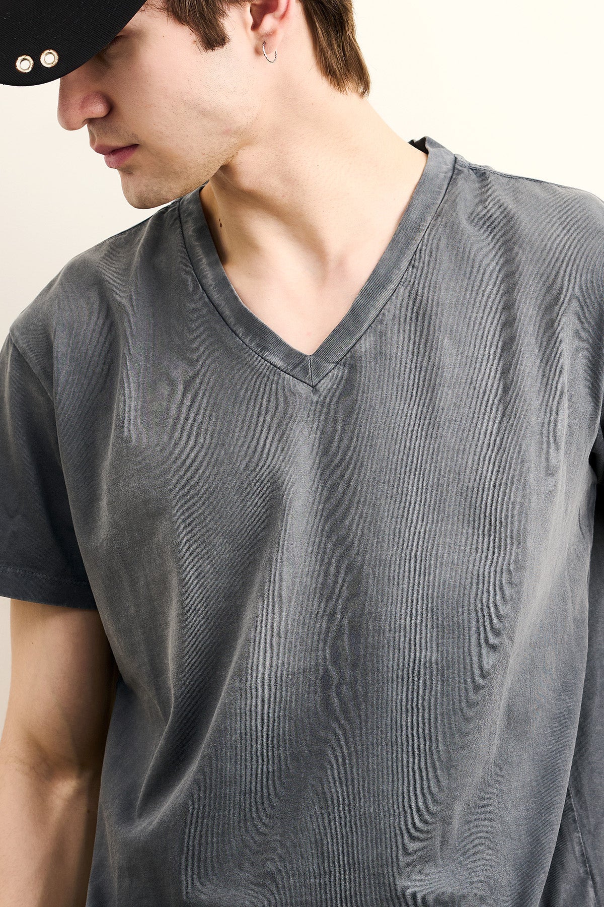 THE SILENCE — V-NECK TEE by Temporary Clo