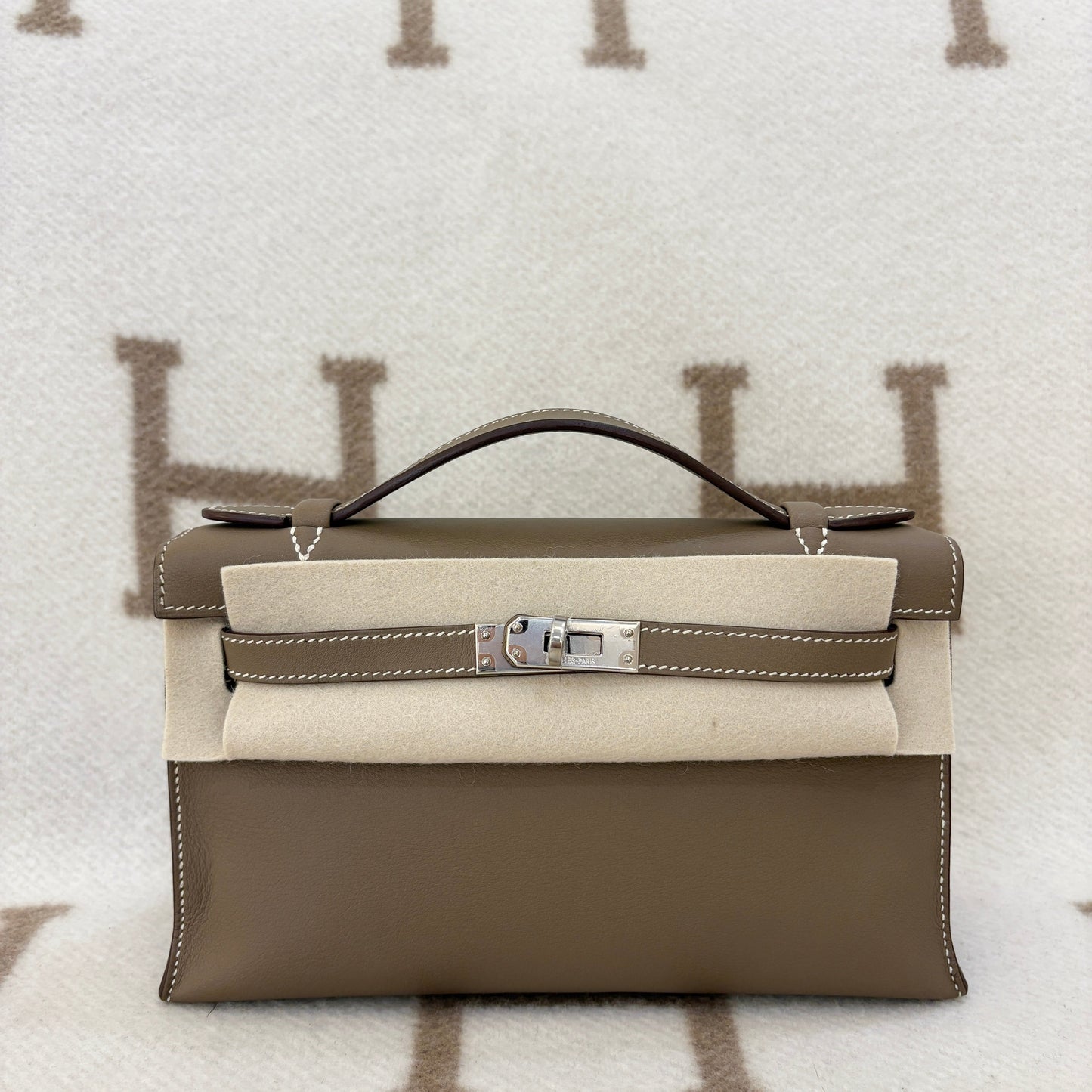 Hermès Kelly Pochette Swift 18 Etoupe Palladium Hardware (2016)