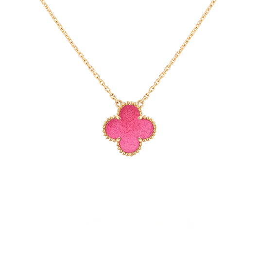 Vintage Alhambra pendant in pink enamel and 18K yellow gold, detail view